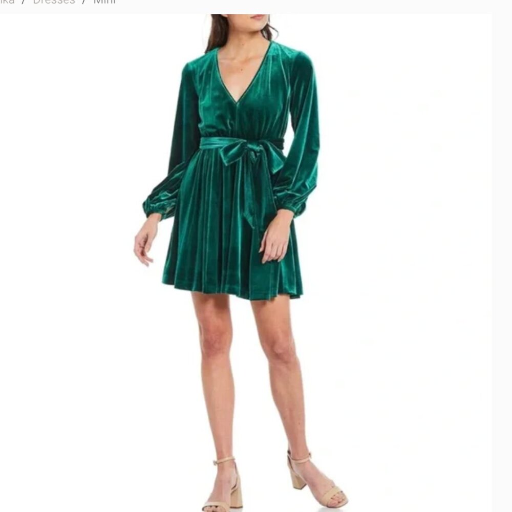 Badgley Mischka V-Neck Long Sleeve Green Velvet Dress - Size 0